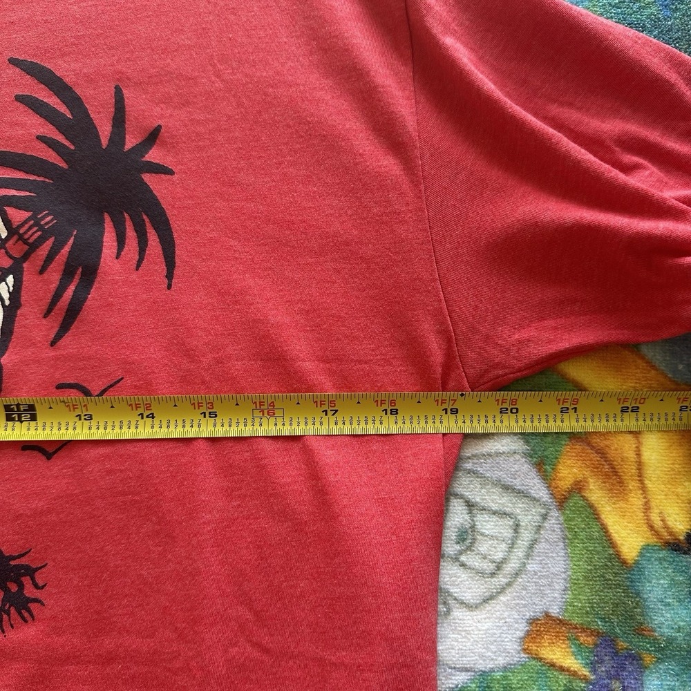 VTG Y2K Volcom Skateboard Shirt Men's M Red Black Graphic Summer Grunge Skull - Picture 6 of 6